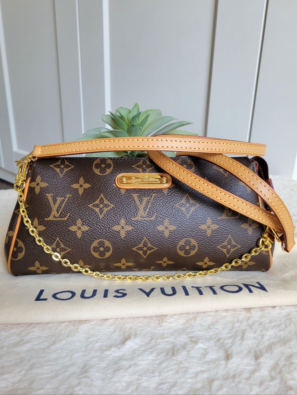 💕Louis Vuitton Eva Monogram Canvas Shoulder Crossbody Bag with Gold Chain